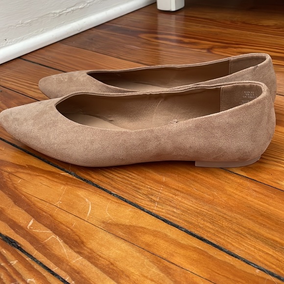 Tan flats - Picture 2 of 2